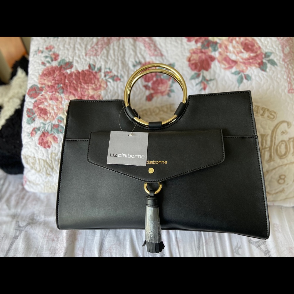 Liz Claiborne black clementine ring purse